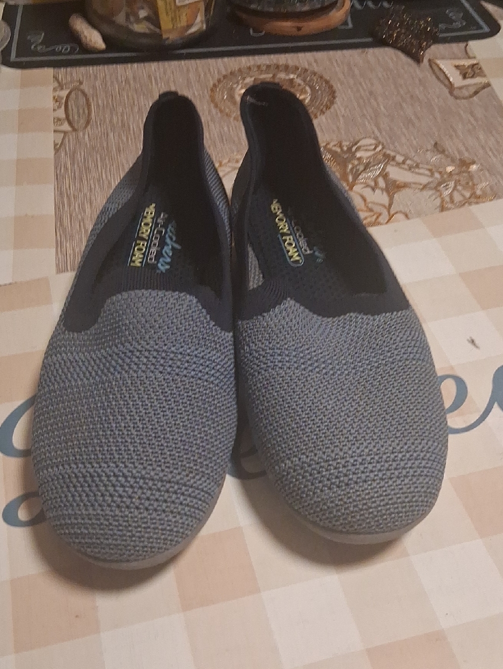 Skechers  Ladies Slip-On Knit Loafer in Navy and Black
